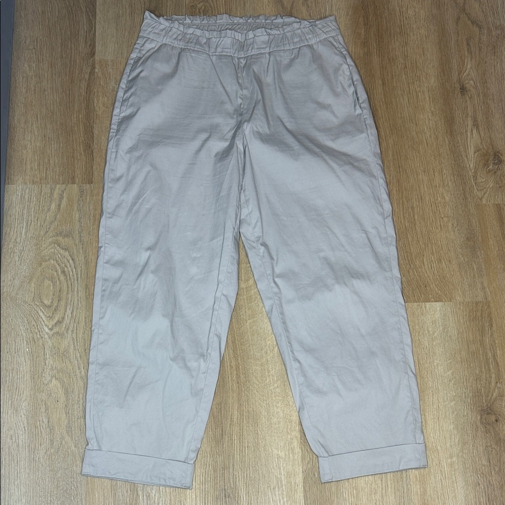 MAC collection khaki lightweight women’s cropped ankle pants size medium